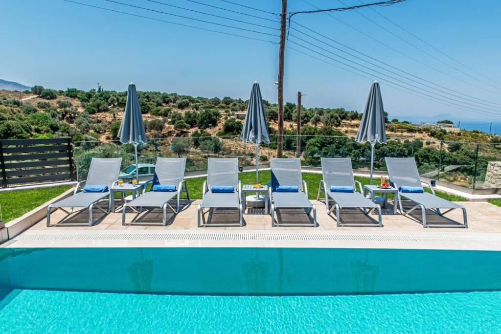Villa Anthi, A Modern Villa With Salted Water Pool,Hot Tub & Bbq! Rétino Exterior foto